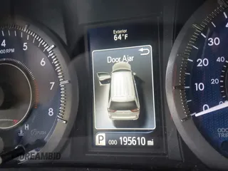 2015 Toyota Sienna XLE with VIN 5TDYK3DC8FS639221, listed as a IAAI auction lot 41891188 with 195,610 mi miles. Bid and sale history available at carsss.com. Image 15.