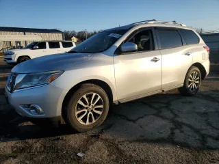 2013 Nissan Pathfinder S with VIN 5N1AR2MM7DC635297, listed as a Copart auction lot 46245105 with 136,701 mi miles and Clean Title. Bid and sale history available at carsss.com. Image 1.