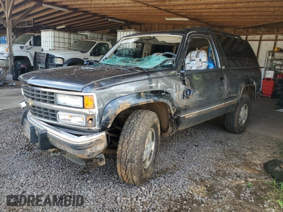 1993 Chevrolet Blazer z VIN 1GNEK18K8PJ350614, wystawiony jako Copart lot #84088954 z przebiegiem 247 946 mil mil oraz Szkoda całkowita • Salvage title. Historia ofert i sprzedaży dostępna na DreamBid. Obrazek 1.