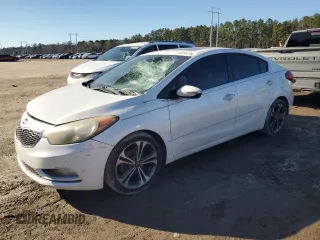 2016 Kia Forte EX with VIN KNAFZ4A82G5552038, listed as a Copart auction lot 46706725 with 103,380 mi miles and Salvage Title. Bid and sale history available at carsss.com. Image 1.