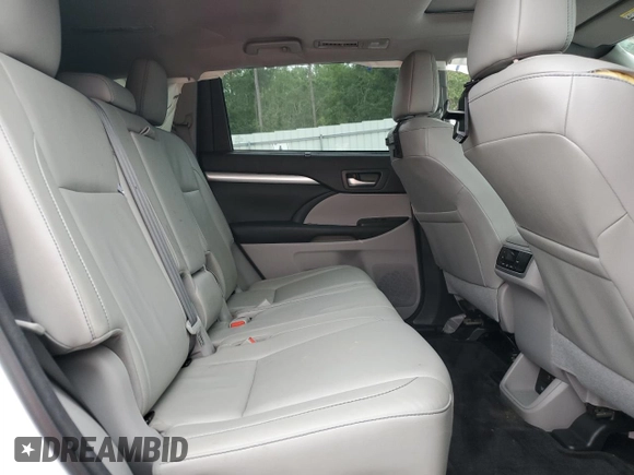 2018 Toyota Highlander SE z VIN 5TDKZRFH1JS543131, wystawiony jako Copart lot #59556625 z przebiegiem Nie podano mil oraz Szkoda całkowita • Salvage title. Historia ofert i sprzedaży dostępna na DreamBid. Obrazek 11.