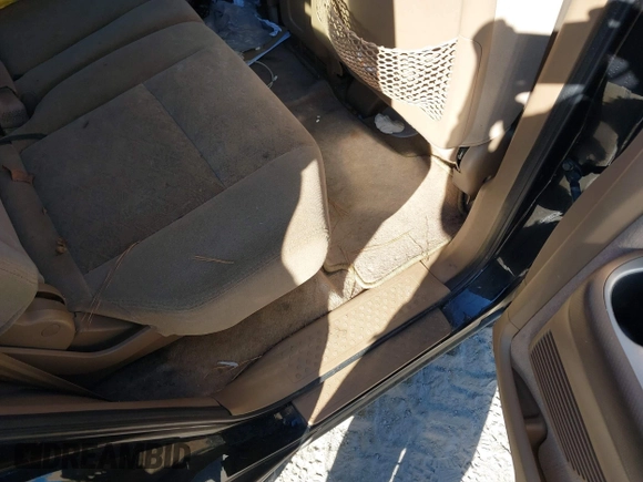 2005 Honda Pilot LX z VIN 2HKYF18175H512174, wystawiony jako IAAI lot #41038439 z przebiegiem Nie podano mil oraz . Historia ofert i sprzedaży dostępna na DreamBid. Obrazek 8.