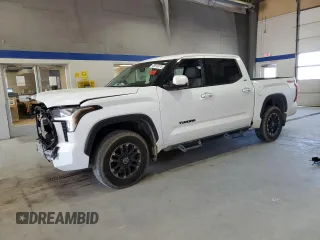 2022 Toyota Tundra 4WD SR5 with VIN 5TFLA5DB9NX015467, listed as a Copart auction lot 48910975 with 34,783 mi miles and Salvage Title. Bid and sale history available at carsss.com. Image 1.