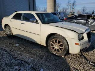 2010 Chrysler 300 Touring with VIN 2C3CA5CV6AH229962, listed as a Copart auction lot 50421925 with 175,590 mi miles and Clean Title. Bid and sale history available at carsss.com. Image 4.