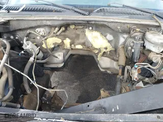 2004 Chevrolet Silverado 1500 LS with VIN 2GCEC19V341215206, listed as a IAAI auction lot 41926192 with 1 mi miles. Bid and sale history available at carsss.com. Image 10.
