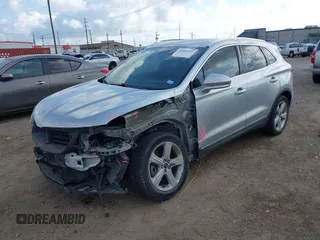 2015 Lincoln MKC z VIN 5LMCJ1A91FUJ13477, wystawiony jako IAAI lot #42042457 z przebiegiem 134 046 mil mil oraz . Historia ofert i sprzedaży dostępna na DreamBid. Obrazek 18.