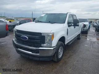 2017 Ford Super Duty F-250 SRW Lariat with VIN 1FT7W2B62HEF11136, listed as a IAAI auction lot 41892510 with 166,165 mi miles. Bid and sale history available at carsss.com. Image 2.