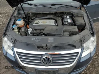 2008 Volkswagen Passat 2.0T z VIN WVWEK73CX8E205869, wystawiony jako Copart lot #46004675 z przebiegiem 110 945 mil mil oraz Tytuł czysty. Historia ofert i sprzedaży dostępna na DreamBid. Obrazek 11.