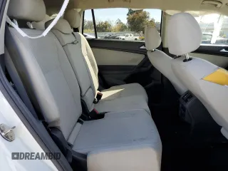 2019 Volkswagen Tiguan S z VIN 3VV0B7AX0KM200859, wystawiony jako Copart lot #53995675 z przebiegiem 71 737 mil mil oraz Szkoda całkowita • Salvage title. Historia ofert i sprzedaży dostępna na DreamBid. Obrazek 11.