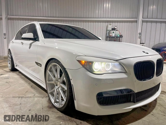 2010 BMW 7 Series 750Li с VIN WBAKB8C58ACY64395, выставлен на аукционе Copart как лот 59821335 с пробегом 137 375 миль миль и Списание • Salvage title. История ставок и продаж доступна на DreamBid. Изображение 1.