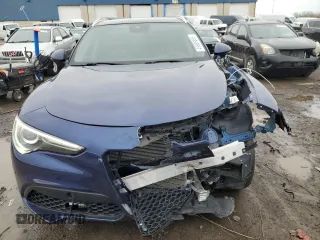 2019 Alfa Romeo Stelvio Ti with VIN ZASPAKBN4K7C58880, listed as a Copart auction lot 49688885 with 43,764 mi miles and Clean title. Bid and sale history available at DreamBid. Image 5.