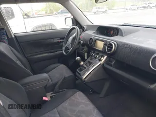 2014 Scion xB z VIN JTLZE4FE8EJ054316, wystawiony jako IAAI lot #42108489 z przebiegiem 154 409 mil mil oraz . Historia ofert i sprzedaży dostępna na DreamBid. Obrazek 5.