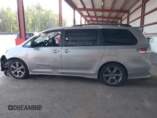 2018 Toyota Sienna SE with VIN 5TDXZ3DC0JS950481, listed as a IAAI auction lot 42404211 with 87,697 mi miles and . Bid and sale history available at DreamBid. Image 14.