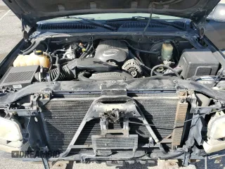 2001 GMC Yukon SLT z VIN 1GKEC13TX1J134930, wystawiony jako Copart lot #56724775 z przebiegiem 226 576 mil mil oraz Szkoda całkowita • Salvage title. Historia ofert i sprzedaży dostępna na DreamBid. Obrazek 12.