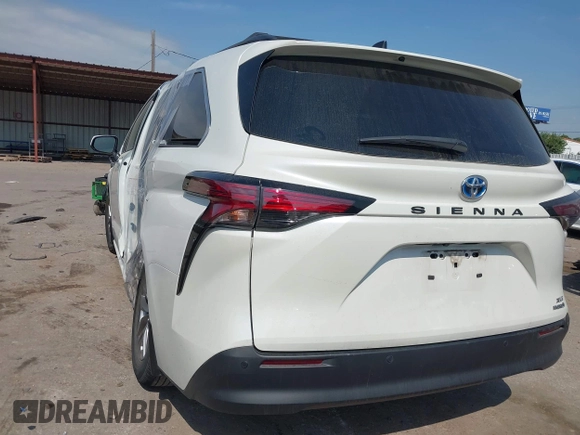 2021 Toyota Sienna XLE with VIN 5TDYRKEC6MS055675, listed as a IAAI auction lot 42044563 with 7,470 mi miles and . Bid and sale history available at DreamBid. Image 3.