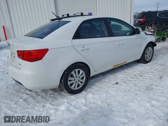 2010 Kia Forte EX z VIN KNAFU4A29A5881479, wystawiony jako IAAI lot #41618116 z przebiegiem 173 794 mil mil oraz . Historia ofert i sprzedaży dostępna na DreamBid. Obrazek 4.