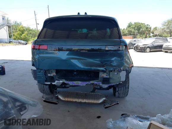2024 Land Rover Range Rover Sport Dynamic SE z VIN SAL1L9FU7RA413561, wystawiony jako IAAI lot #42123500 z przebiegiem 8 319 mil mil oraz . Historia ofert i sprzedaży dostępna na DreamBid. Obrazek 17.