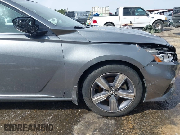 2019 Nissan Altima SL with VIN 1N4BL4EV4KC177623, listed as a IAAI auction lot 41724500 with 170,706 mi miles and . Bid and sale history available at DreamBid. Image 17.