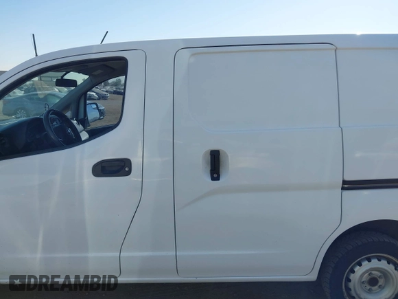 2016 Nissan NV200 S z VIN 3N6CM0KNXGK698661, wystawiony jako IAAI lot #41566086 z przebiegiem 249 676 mil mil oraz . Historia ofert i sprzedaży dostępna na DreamBid. Obrazek 14.