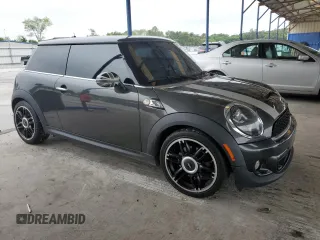 2013 MINI Hardtop S with VIN WMWSV3C5XDT391498, listed as a Copart auction lot 61987955 with 106,189 mi miles and Clean title. Bid and sale history available at DreamBid. Image 4.