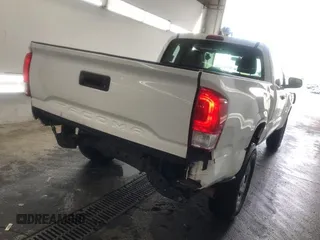 2017 Toyota Tacoma SR z VIN 5TFRX5GN4HX081282, wystawiony jako IAAI lot #42434418 z przebiegiem 184 905 mil mil oraz . Historia ofert i sprzedaży dostępna na DreamBid. Obrazek 12.