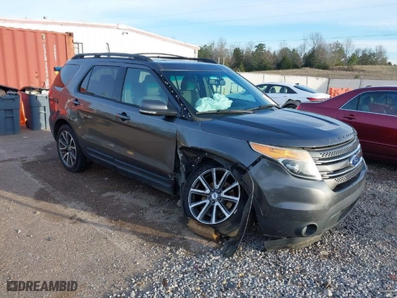 2015 Ford Explorer XLT with VIN 1FM5K7D81FGC11356, listed as a IAAI auction lot 41599143 with 157,625 mi miles. Bid and sale history available at carsss.com. Image 1.