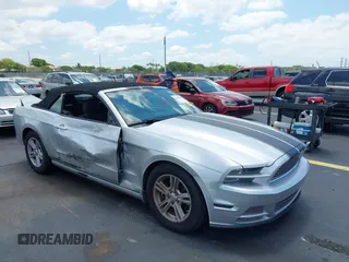 2014 Ford Mustang V6 with VIN 1ZVBP8EMXE5232093, listed as a IAAI auction lot 42301806 with 171,140 mi miles and . Bid and sale history available at DreamBid. Image 1.