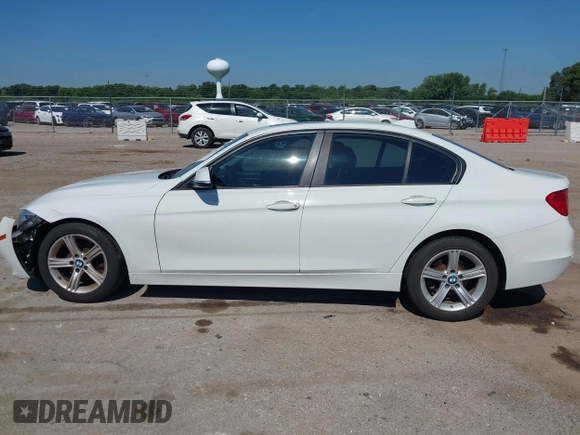 2015 BMW 3 Series 320i xDrive z VIN WBA3C3C52FP663676, wystawiony jako IAAI lot #42650794 z przebiegiem 99 774 mil mil oraz . Historia ofert i sprzedaży dostępna na DreamBid. Obrazek 15.