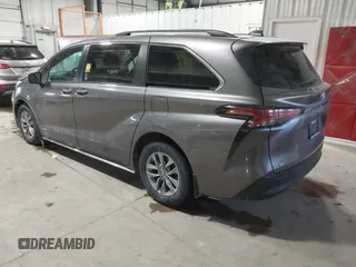 2021 Toyota Sienna XLE with VIN 5TDYSKFC4MS031961, listed as a IAAI auction lot 41601788 with 56,640 mi miles. Bid and sale history available at carsss.com. Image 3.