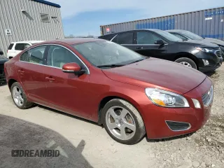 2013 Volvo S60 T5 z VIN YV1612FH0D2186739, wystawiony jako Copart lot #54412185 z przebiegiem 66 002 mil mil oraz Czysty tytuł • Clean title. Historia ofert i sprzedaży dostępna na DreamBid. Obrazek 4.