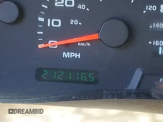 2004 Ford Excursion Special Serv с VIN 1FMNU41L04ED59282, выставлен на аукционе IAAI как лот 42052784 с пробегом 212 116 миль миль и . История ставок и продаж доступна на DreamBid. Изображение 15.
