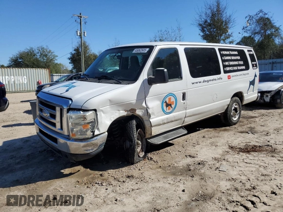2014 Ford Econoline Passenger XL z VIN 1FBSS3BL8EDA99831, wystawiony jako Copart lot #45062605 z przebiegiem 121 006 mil mil oraz Szkoda całkowita • Salvage title. Historia ofert i sprzedaży dostępna na DreamBid. Obrazek 1.