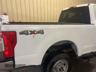 2019 Ford F-250 XL z VIN 1FT7W2B68KEF37148, wystawiony jako IAAI lot #42569097 z przebiegiem 201 085 mil mil oraz . Historia ofert i sprzedaży dostępna na DreamBid. Obrazek 4.