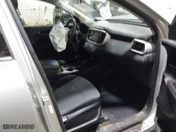 2017 Kia Sorento LX with VIN 5XYPGDA31HG323621, listed as a IAAI auction lot 41548520 with 96,692 mi miles. Bid and sale history available at carsss.com. Image 5.