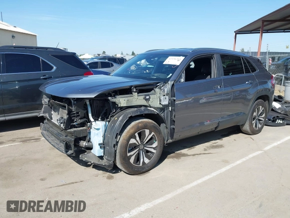 2024 Volkswagen Atlas SE z VIN 1V2LE2CA5RC225216, wystawiony jako IAAI lot #42156315 z przebiegiem 29 742 mil mil oraz . Historia ofert i sprzedaży dostępna na DreamBid. Obrazek 23.