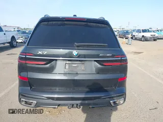 2023 BMW X7 xDrive40i z VIN 5UX23EM07P9R52893, wystawiony jako IAAI lot #42163975 z przebiegiem 33 157 mil mil oraz . Historia ofert i sprzedaży dostępna na DreamBid. Obrazek 16.