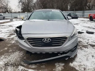 2015 Hyundai Sonata Limited z VIN 5NPE34AB5FH095932, wystawiony jako Copart lot #61799995 z przebiegiem 270 615 mil mil oraz Szkoda całkowita • Salvage title. Historia ofert i sprzedaży dostępna na DreamBid. Obrazek 5.