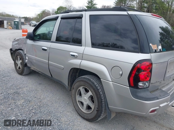2006 Chevrolet TrailBlazer LS with VIN 1GNDT13S562193116, listed as a IAAI auction lot 42072182 with 200,251 mi miles and . Bid and sale history available at DreamBid. Image 3.