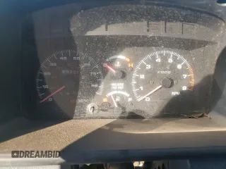 1990 Geo Tracker z VIN 2CNBJ18UXL6217744, wystawiony jako Copart lot #84203244 z przebiegiem 23 221 mil mil oraz Szkody całkowita. Historia ofert i sprzedaży dostępna na DreamBid. Obrazek 9.