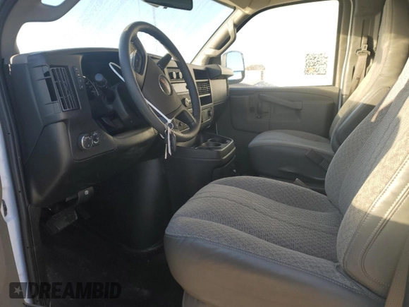 2024 GMC Savana Cargo Van with VIN 1GTW7AFP4R1100447, listed as a Copart auction lot 42630055 with 19,129 mi miles and Salvage Title. Bid and sale history available at carsss.com. Image 7.