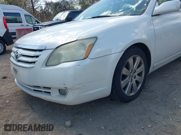2006 Toyota Avalon XL with VIN 4T1BK36B76U166901, listed as a IAAI auction lot 41929549 with 260,650 mi miles. Bid and sale history available at carsss.com. Image 6.