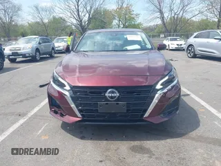 2023 Nissan Altima SL z VIN 1N4BL4EV6PN406475, wystawiony jako IAAI lot #42022515 z przebiegiem 23 641 mil mil oraz . Historia ofert i sprzedaży dostępna na DreamBid. Obrazek 12.