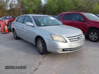 2006 Toyota Avalon XL with VIN 4T1BK36B86U072865, listed as a IAAI auction lot 41875068 with 313,100 mi miles. Bid and sale history available at carsss.com. Image 1.