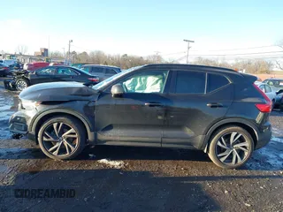 2021 Volvo XC40 R-Design with VIN YV4162UM3M2435422, listed as a IAAI auction lot 41546072 with 59,127 mi miles and . Bid and sale history available at carsss.com. Image 14.