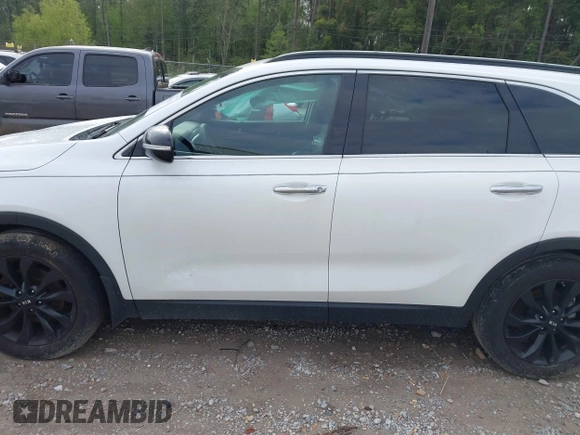 2019 Kia Sorento S V6 with VIN 5XYPG4A57KG605108, listed as a IAAI auction lot 41899611 with 121,198 mi miles. Bid and sale history available at carsss.com. Image 14.