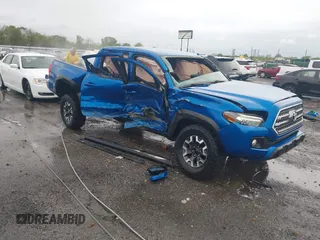 2017 Toyota Tacoma SR5 with VIN 5TFCZ5AN5HX104657, listed as a IAAI auction lot 41937797 with 116,320 mi miles and . Bid and sale history available at carsss.com. Image 1.