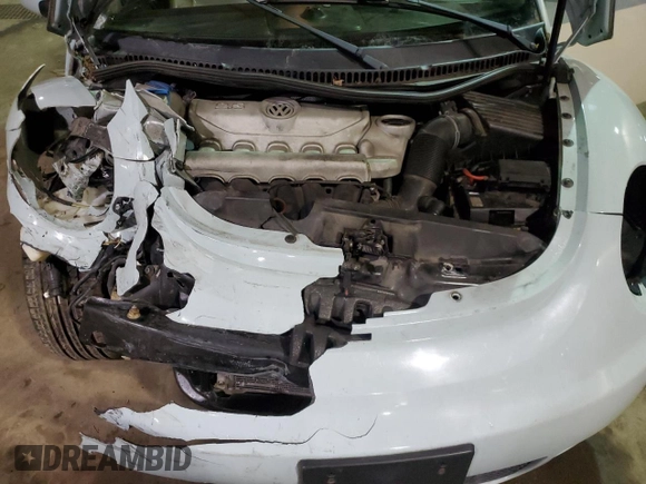 2010 Volkswagen Beetle with VIN 3VWRG3AL0AM004879, listed as a Copart auction lot 84697024 with 128,793 mi miles and Clean Title. Bid and sale history available at DreamBid. Image 11.