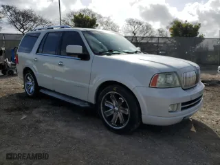 2005 Lincoln Navigator Luxury with VIN 5LMFU28535LJ19136, listed as a Copart auction lot 51378595 with 0 mi miles and Salvage Title. Bid and sale history available at carsss.com. Image 4.