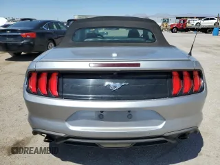 2020 Ford Mustang EcoBoost z VIN 1FATP8UH0L5101303, wystawiony jako Copart lot #53581315 z przebiegiem 59 273 mil mil oraz Szkody całkowita. Historia ofert i sprzedaży dostępna na DreamBid. Obrazek 6.