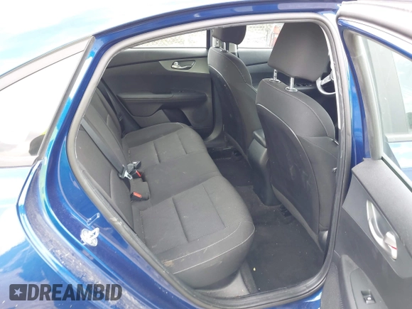 2021 Kia Forte LXS с VIN 3KPF24AD3ME399996, выставлен на аукционе IAAI как лот 42561691 с пробегом 39 117 миль миль и . История ставок и продаж доступна на DreamBid. Изображение 8.